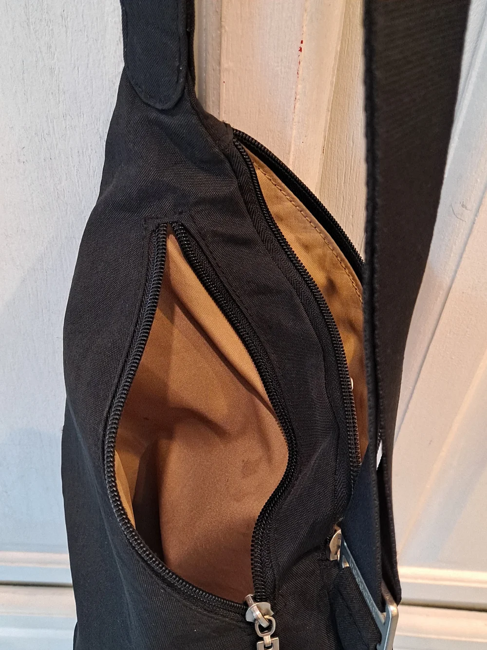Baggallini Black Mini Crossbody Sling Lightweight Nylon Secure Travel Compact